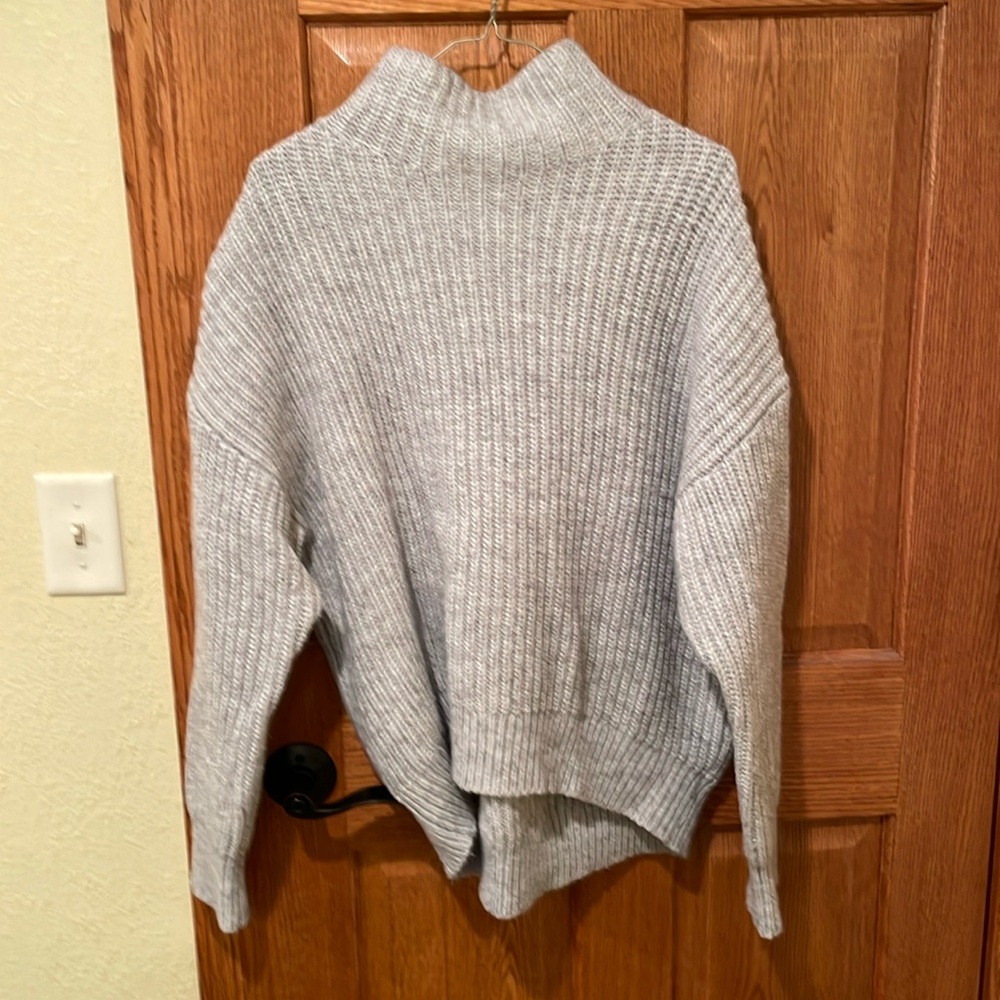 Comfy oversized gap sweater